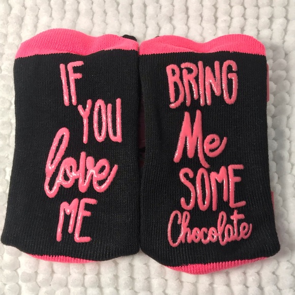3/$30 FUNNY QUOTE SOCKS IF YOU CAN READ THIS BRING ME SOME CHOCOLATE SIZ… - Picture 3 of 9